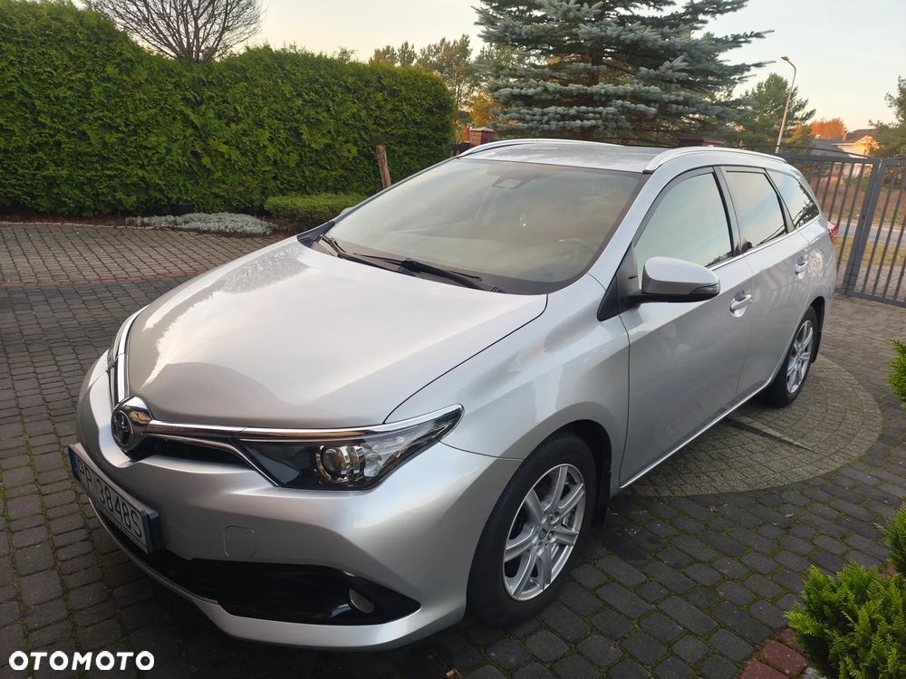 Toyota Auris 1.6 Dynamic - 1