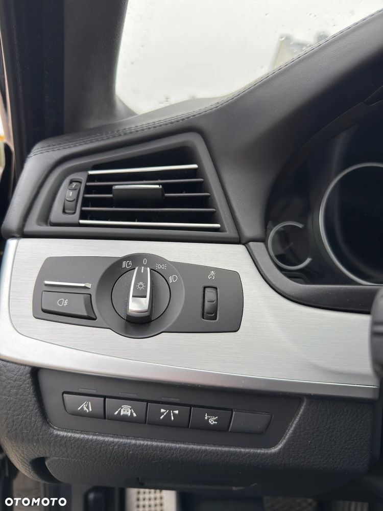 BMW Seria 5 M550d xDrive Touring Sport-Aut - 10