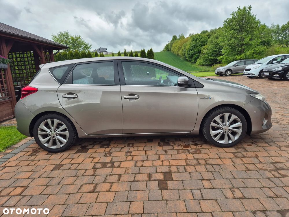 Toyota Auris 1.8 HSD Luna - 11