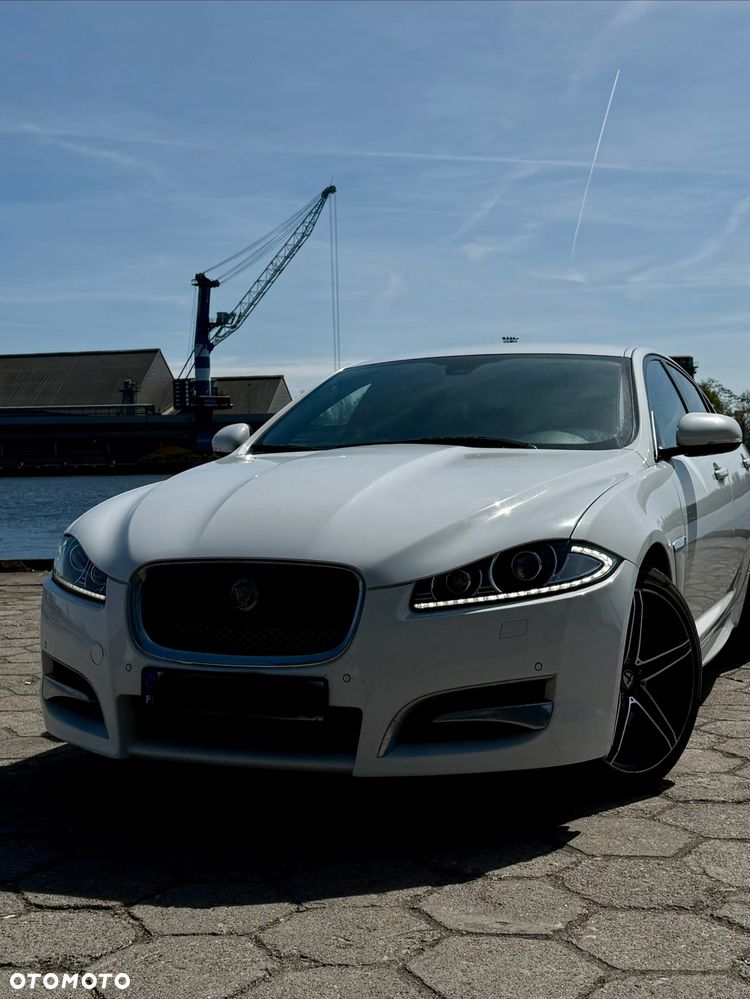Jaguar XF 2.2 D R-Sport - 4