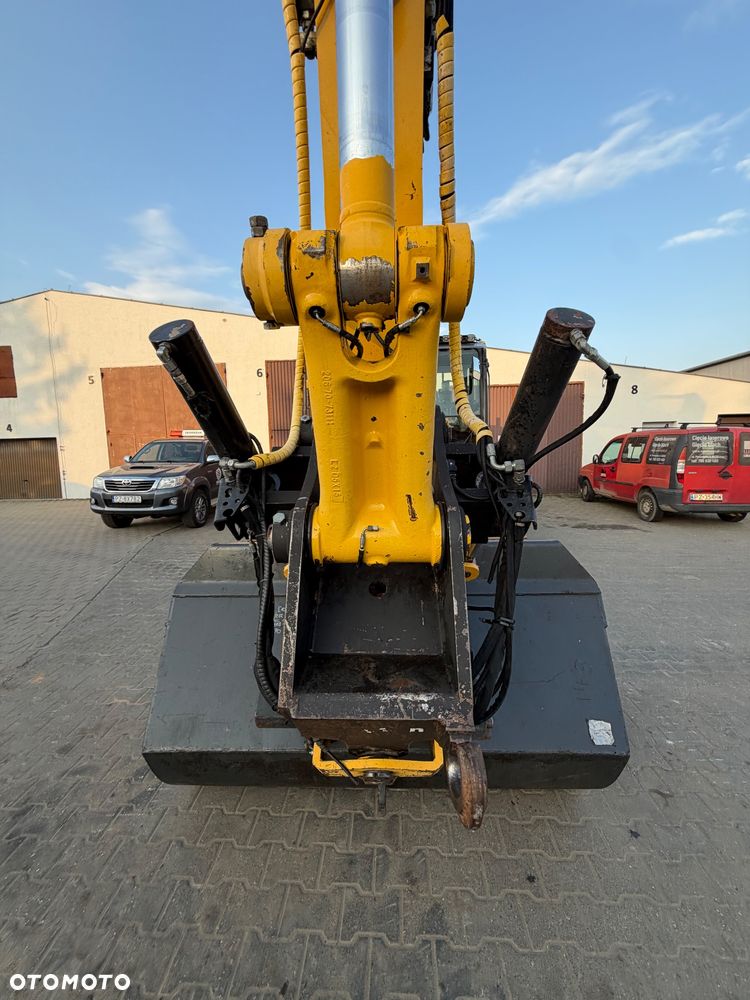 Komatsu PC240LC-11 - 25