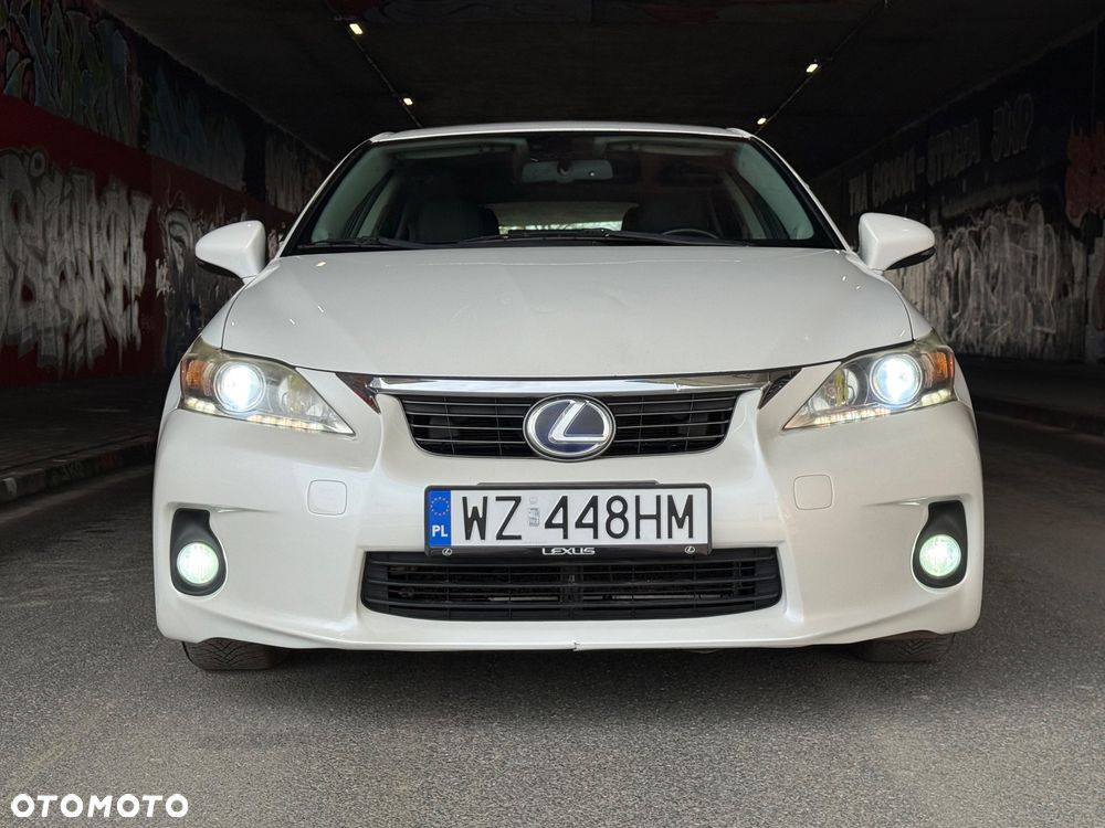 Lexus CT - 16