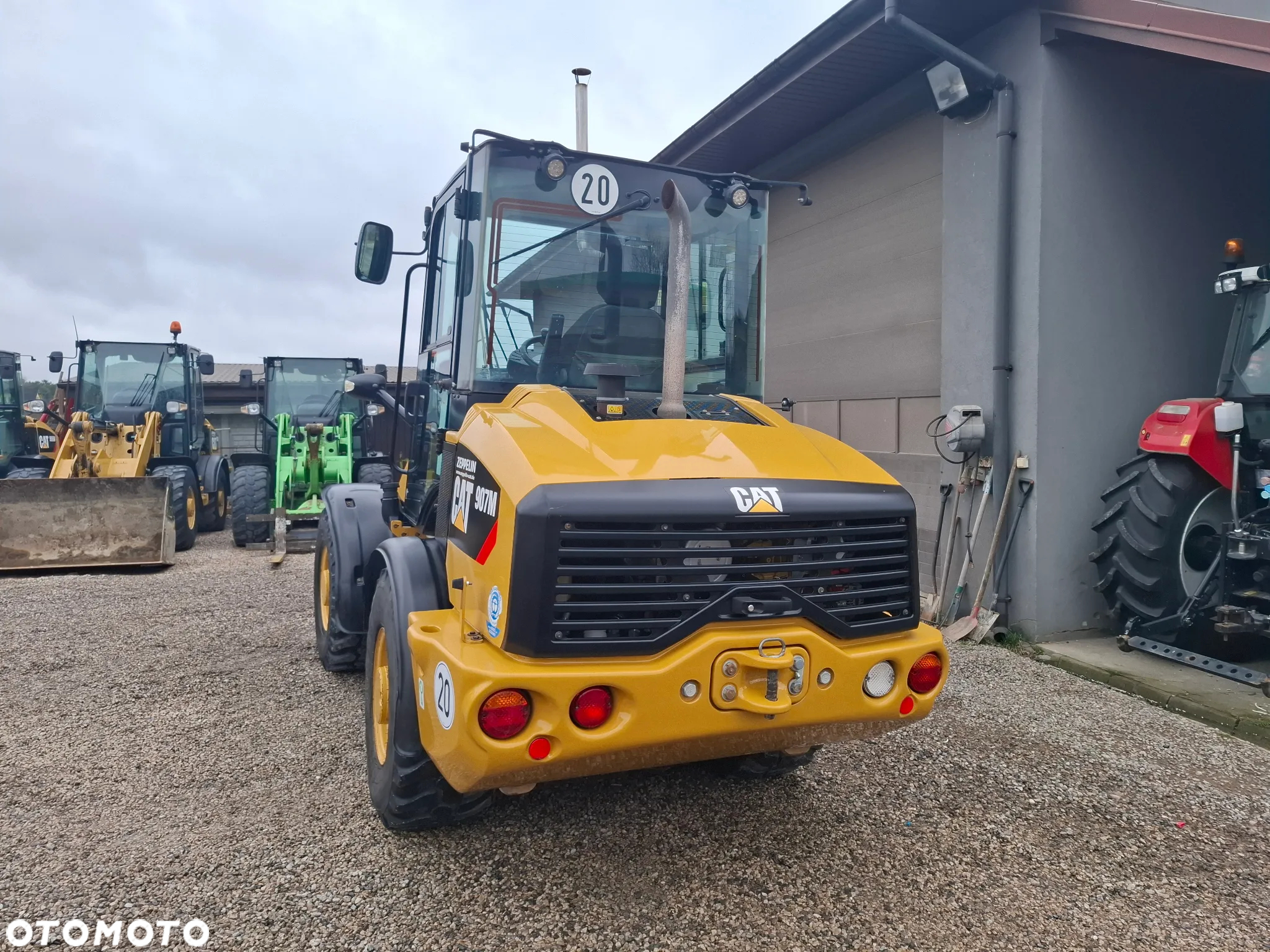 Caterpillar CAT 907 M - 15