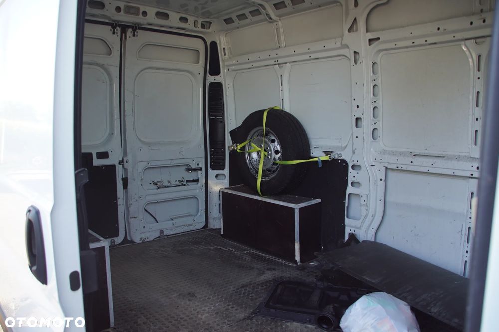 Auto na części - Citroen Jumper III Lift L2H2 2.2 BlueHDI DW12RUD MLGU6 249 Bianco Banchisa SB 2020R Silnik Skrzynia Drzwi Szyba Lusterko Błotnik Deska Kokpit Sterownik Moduł Licznik Fotel Kierownica - 16