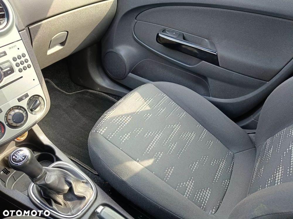 Opel Corsa - 22