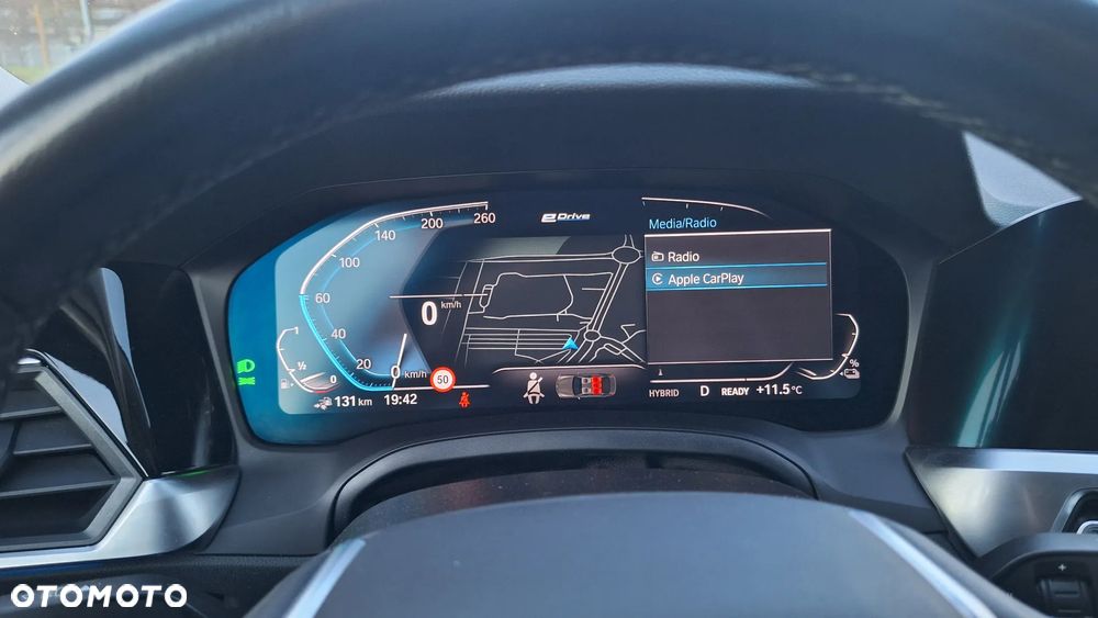 BMW Seria 3 330e M Sport - 25