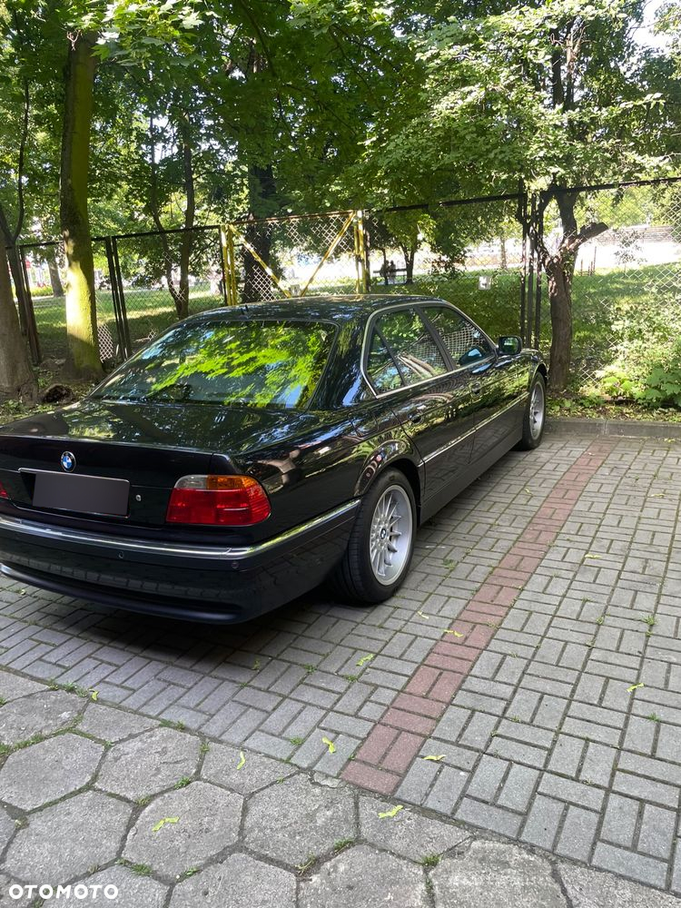 BMW Seria 7 740i - 34