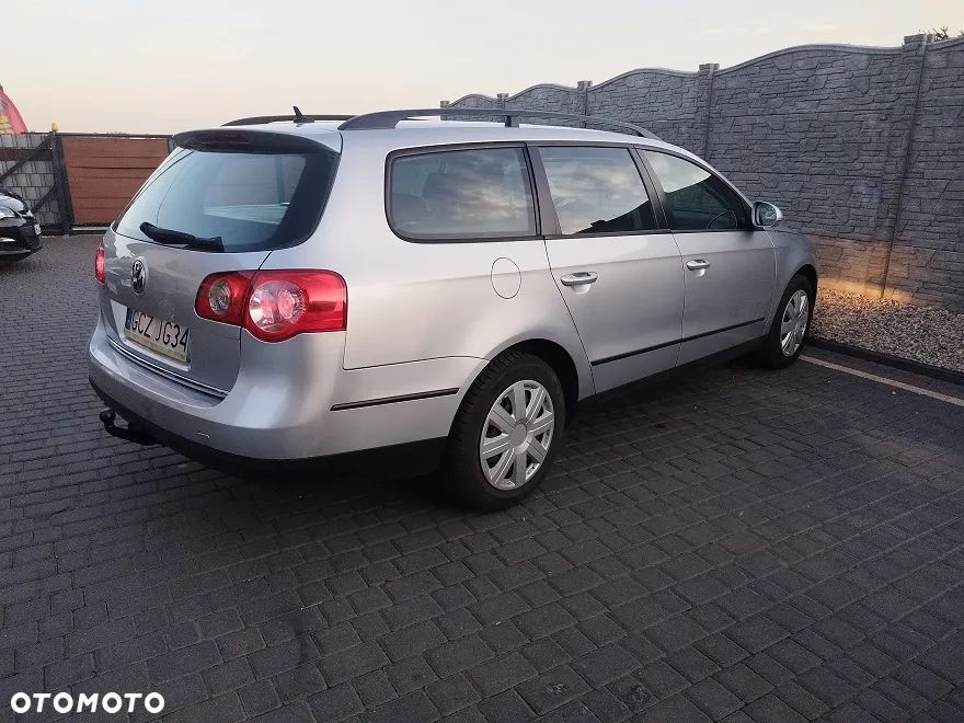 Volkswagen Passat 1.9 TDI Comfortline - 9