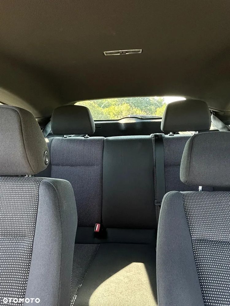 Opel Astra III GTC 1.7 CDTI Sport - 7