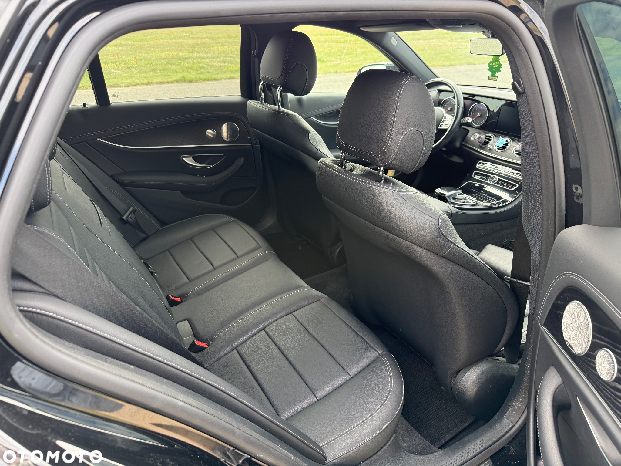 Mercedes-Benz Klasa E 220 d 4Matic T 9G-TRONIC Avantgarde - 9