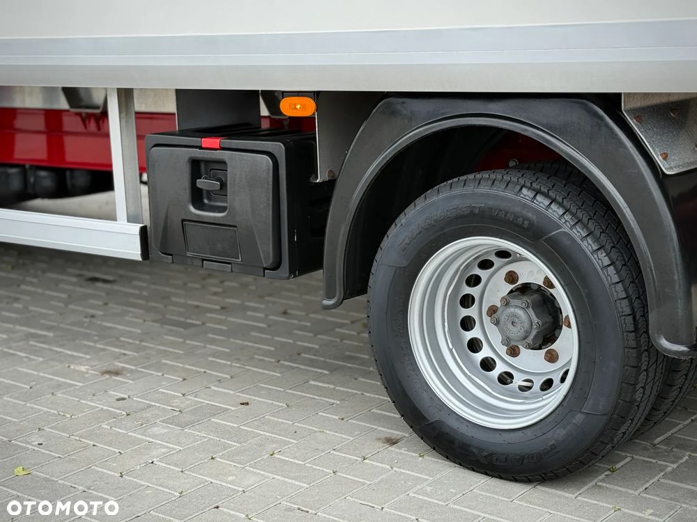 Mercedes-Benz Sprinter 519 CDI / 3.0 V6 190KM / Kontener 4,4m + Winda 750kg + Drzwi Boczne / TYLKO 225.983KM PRZEBIEGU / 2018 ROK PRODUKCJI / ZAREJESTROWANY W PL ! - 25