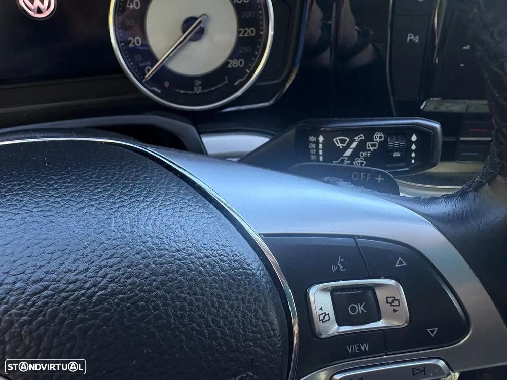 VW Touareg 3.0 TDI V6 Elegance Plus - 32