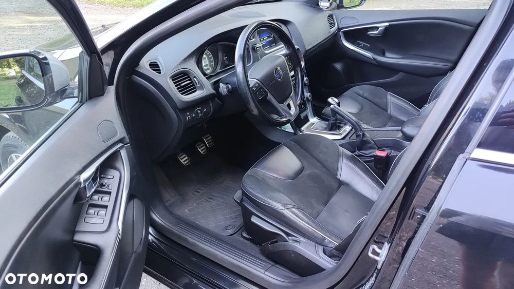 Volvo V40 D4 Drive-E R-Design Momentum - 11