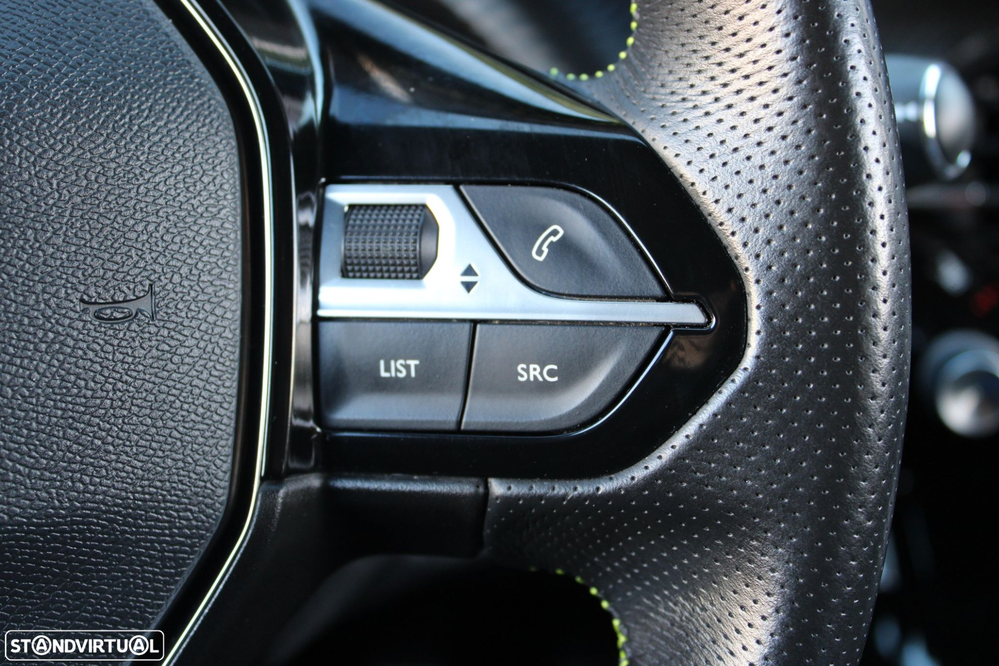 Peugeot 2008 PureTech 130 GT - 24