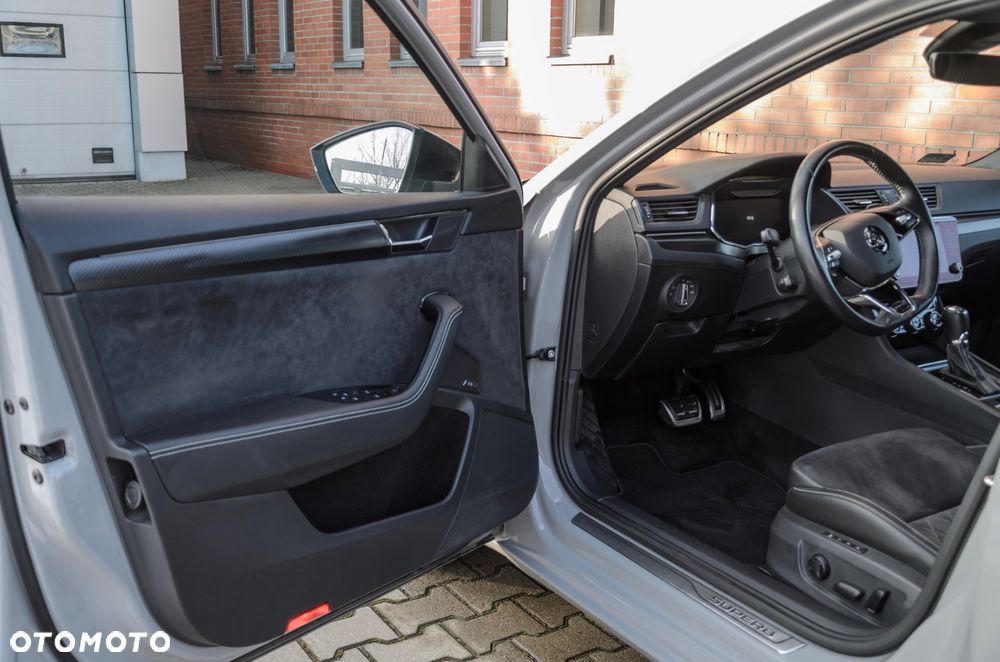 Skoda Superb 2.0 TDI SCR Sportline DSG - 10