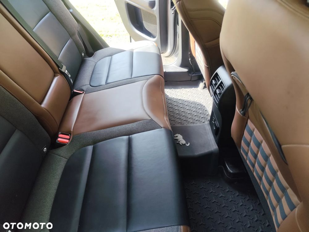 Ford Bronco - 16