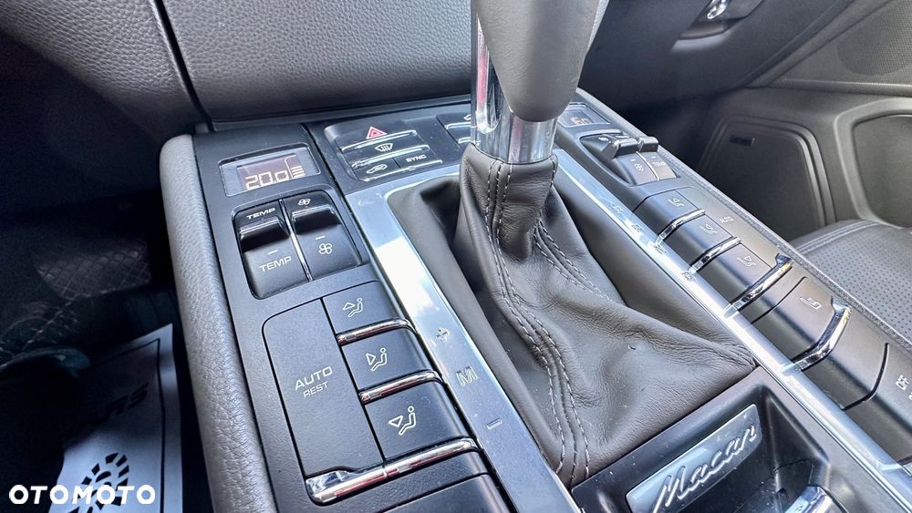 Porsche Macan - 31