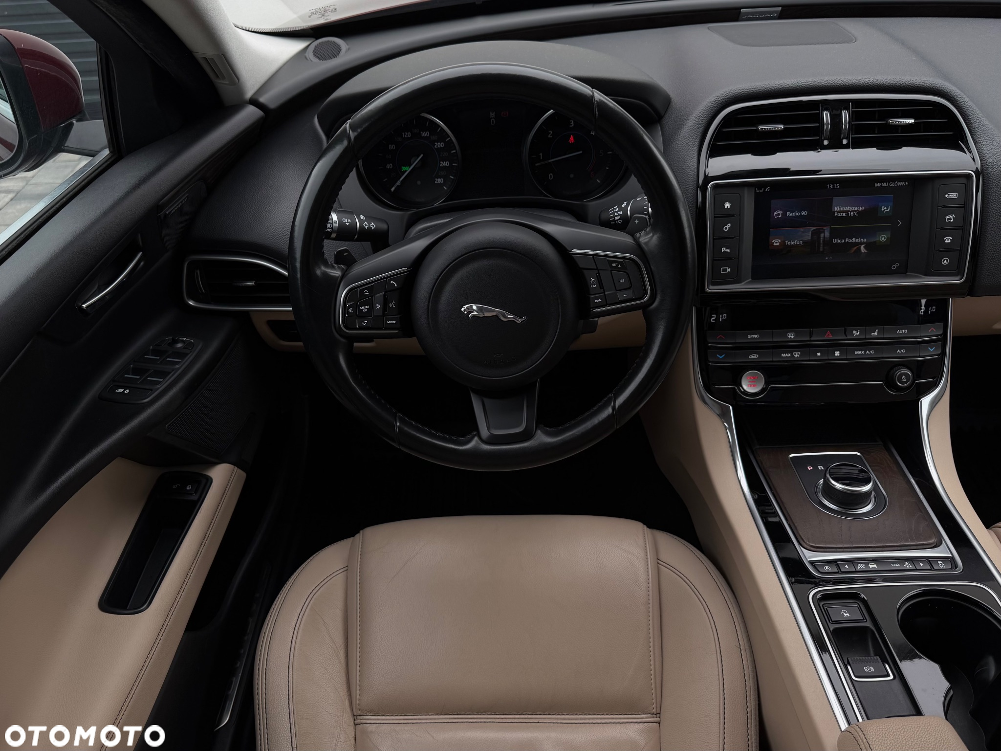 Jaguar XE 2.0 D Prestige - 9