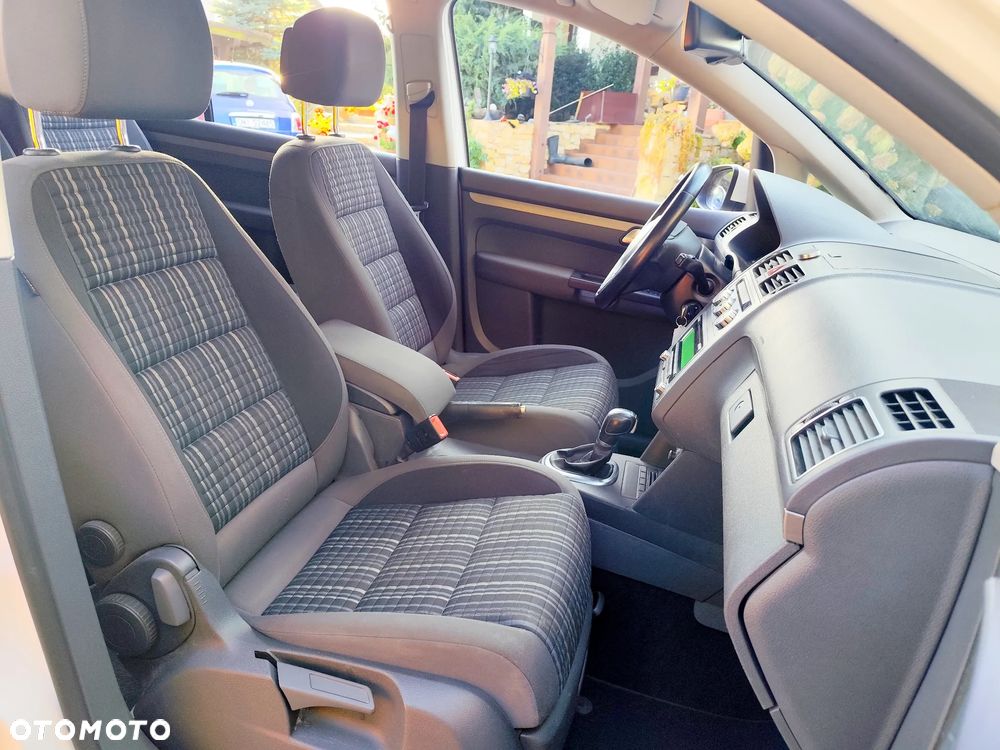 Volkswagen Touran 2.0 TDI DPF DSG Cross - 5