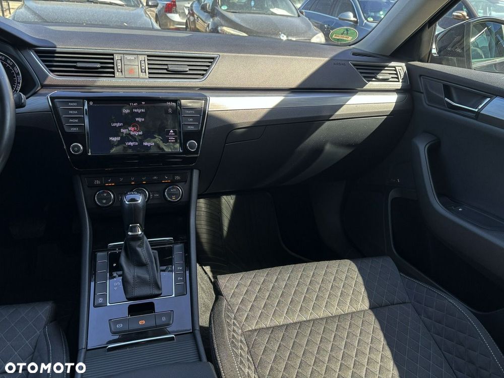 Skoda Superb 2.0 TDI Sportline DSG - 29