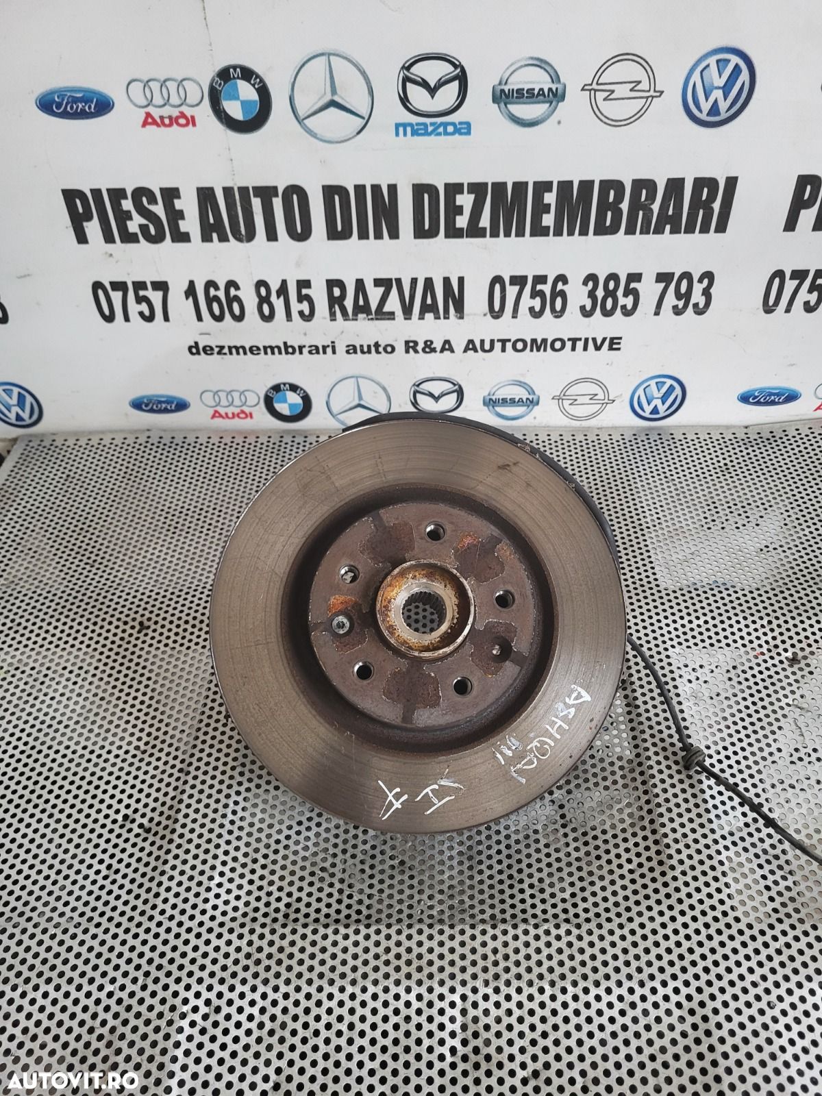 Fuzeta Cu Rulment 11.000 Km Stanga Fata Nissan Qashqai J11 1.5 Dci Automat An 2014-2015-2016-2017-2018-2019-2020 Dezmembrez Nissan Qashqai J11 Facelift 1.5 Dci Euro 6 Cod Motor K9KU873 K9K873 - 1