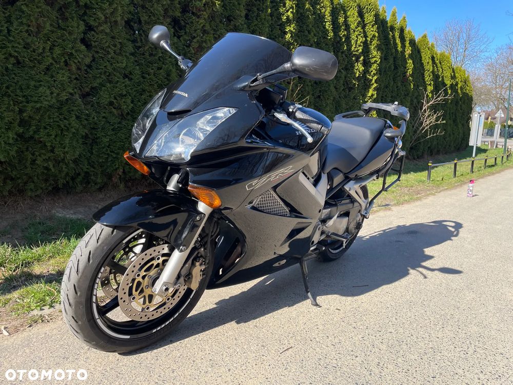 Honda VFR - 1