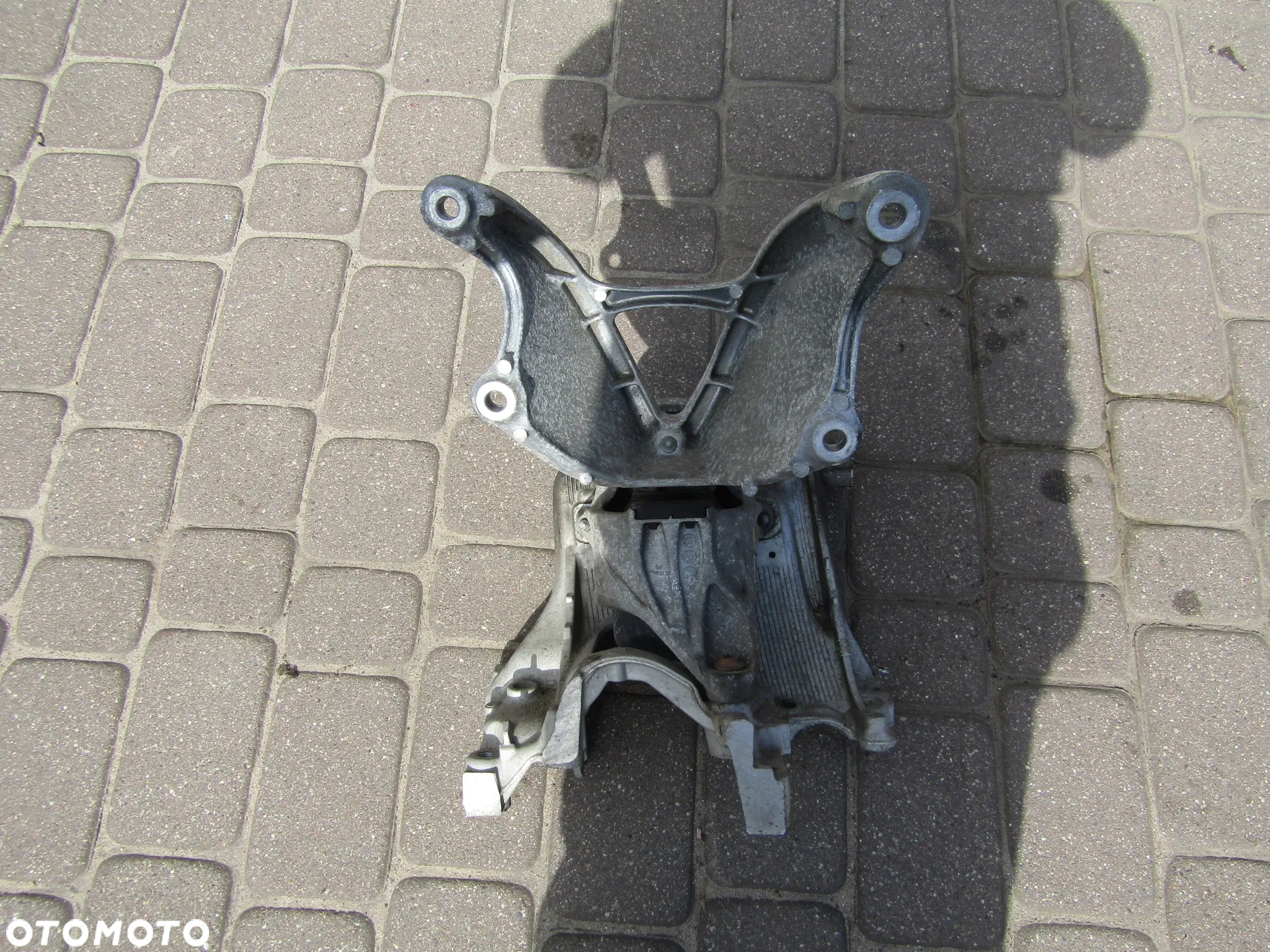 AUDI A4 B9 ŁAPA PODUSZKA LEWA STRONA PRZÓD 15 19R 1.4TFSI 8W0399295 - 2
