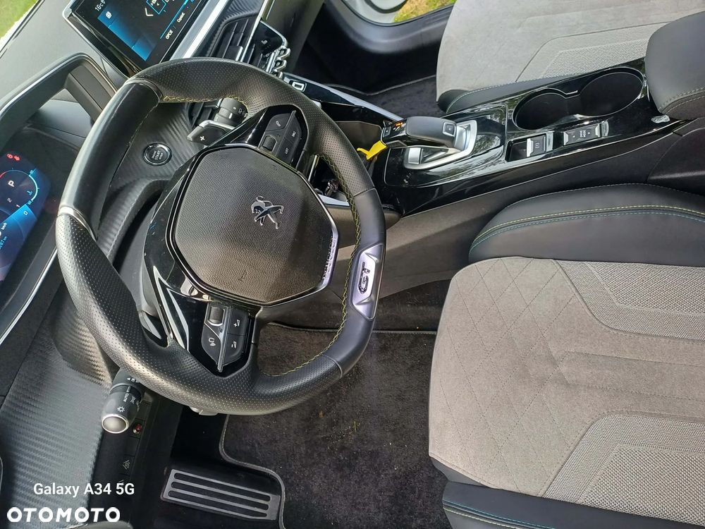 Peugeot 208 - 15