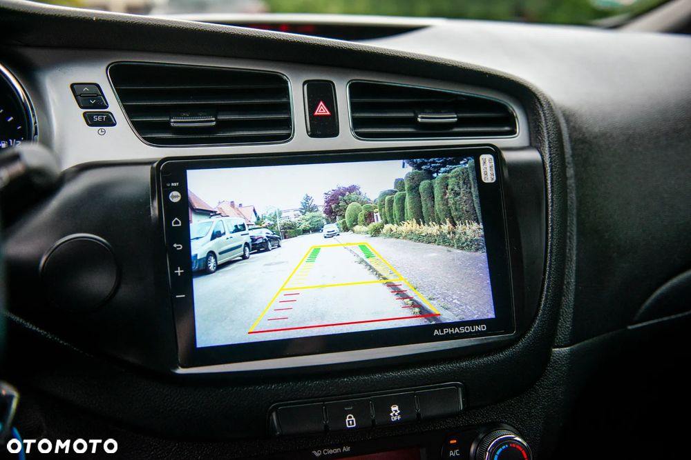 Kia Ceed 1.6 GDI ISG Vision - 23