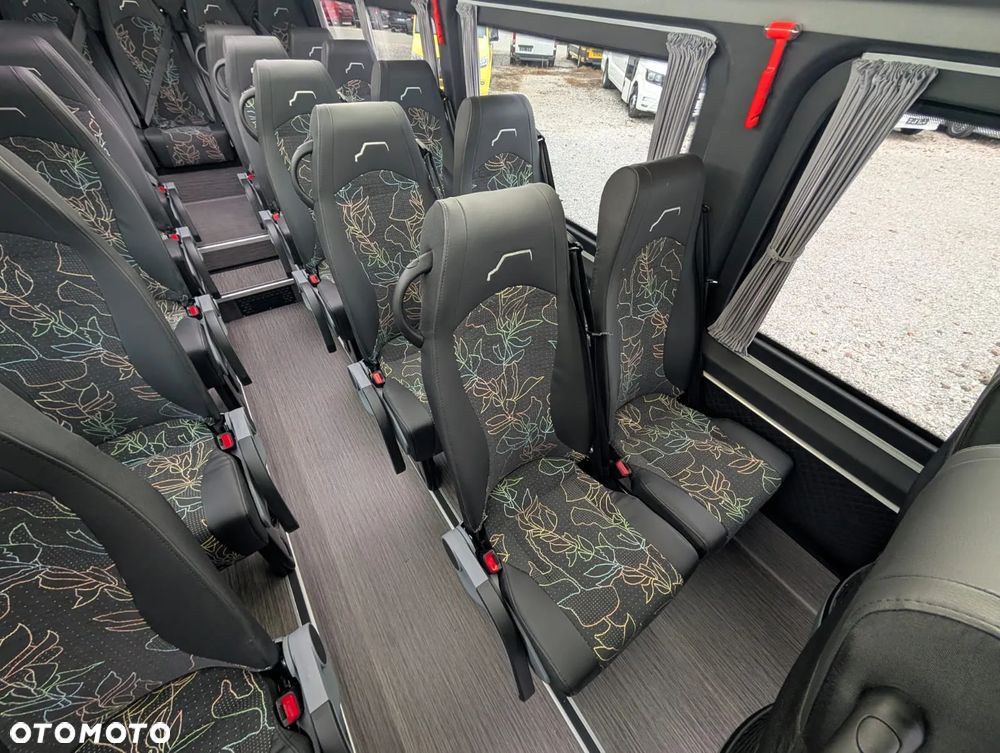 Mercedes-Benz Sprinter 519 - 21