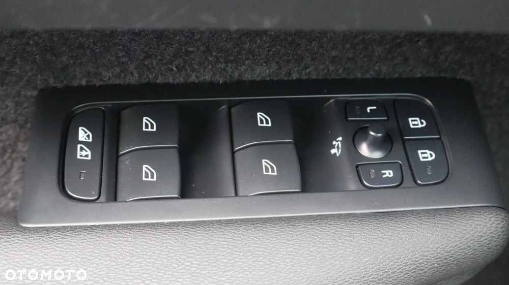 Volvo XC 40 B3 Core - 19