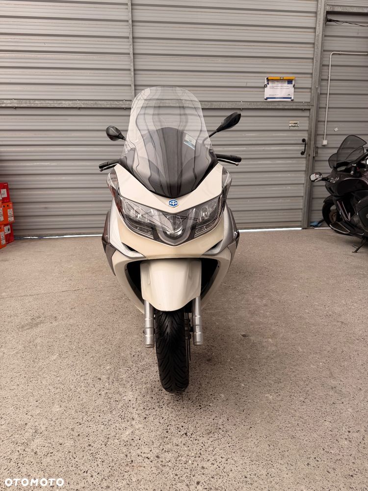 Piaggio X10 - 2