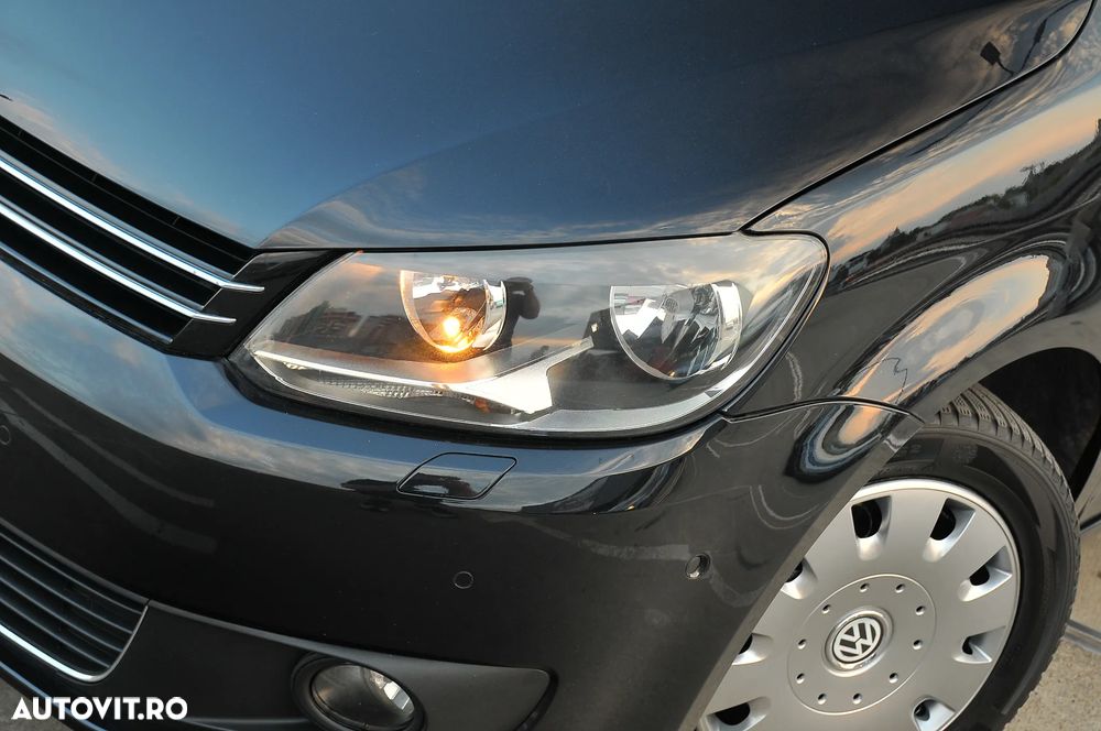 Volkswagen Touran 1.6 TDI DPF Highline - 24