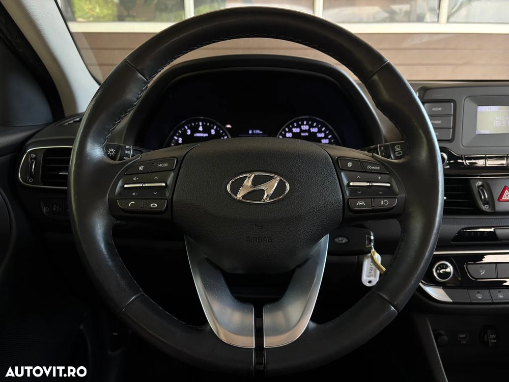 Hyundai i30 1.5 110CP M/T Comfort - 15
