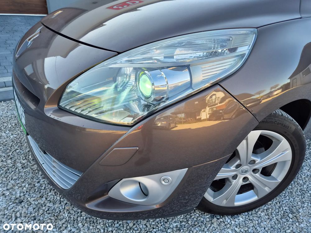 Renault Grand Scenic - 34