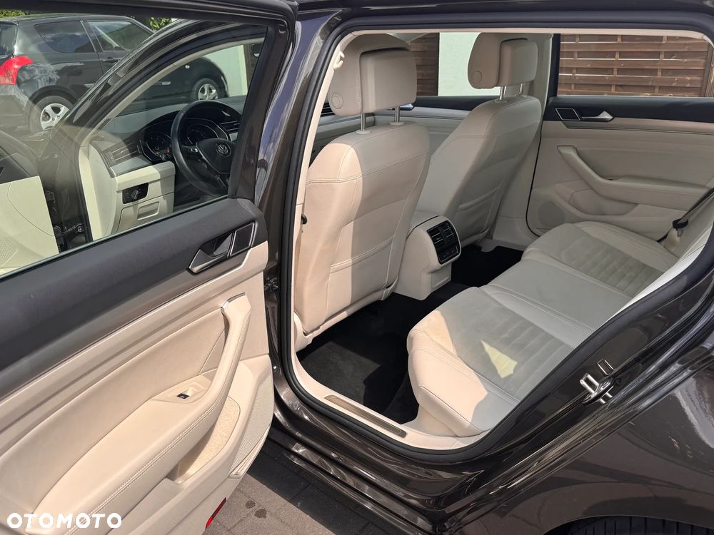 Volkswagen Passat 2.0 TSI BMT Highline DSG - 11