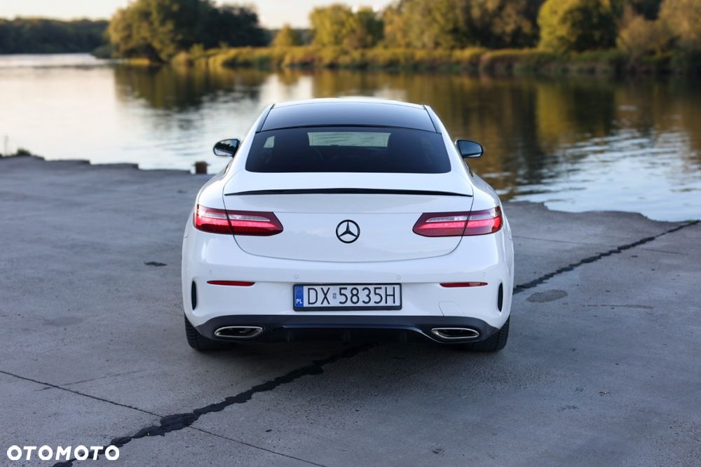 Mercedes-Benz Klasa E 400 4Matic 9G-TRONIC 25th Anniversary Edition - 8