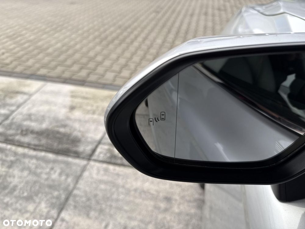 Toyota Camry 2.5 Hybrid Executive CVT - 28