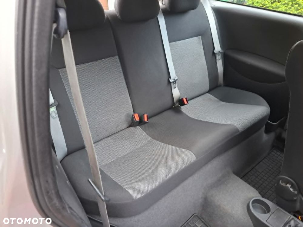 Opel Corsa 1.2 16V Enjoy - 5