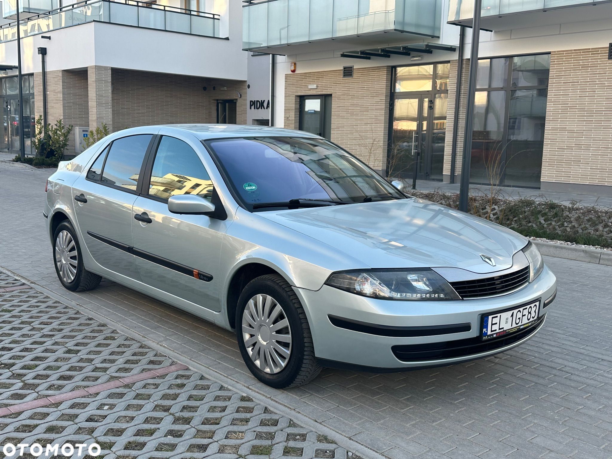 Renault Laguna 1.8 Alize - 1
