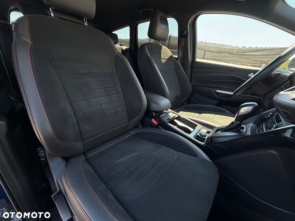 Ford Kuga 2.0 TDCi 4x4 ST-Line - 28