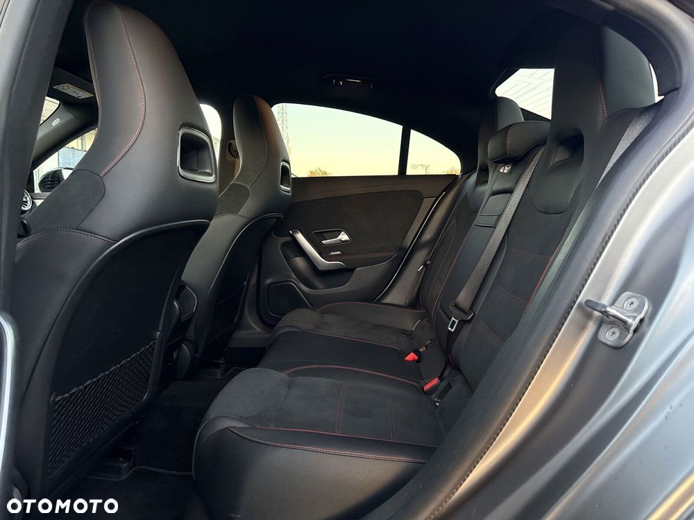 Mercedes-Benz CLA 250 4-Matic AMG Line 7G-DCT - 18