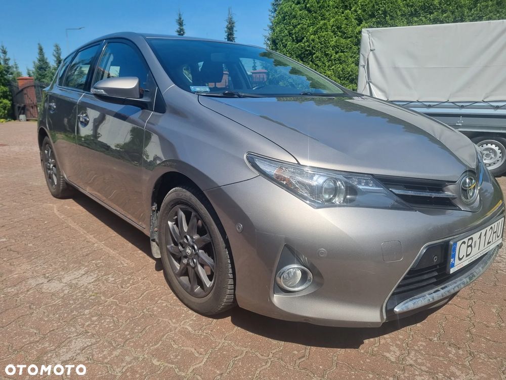 Toyota Auris 1.6 Premium + - 22