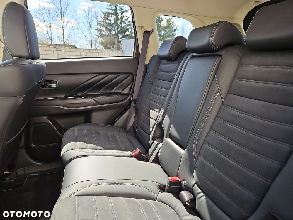 Mitsubishi Outlander - 21