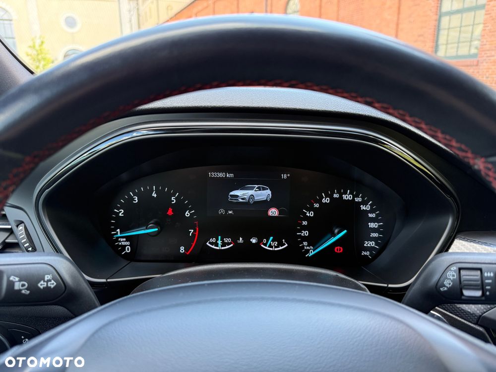 Ford Focus 1.5 EcoBoost STart-Stopp-System ST-LINE - 28