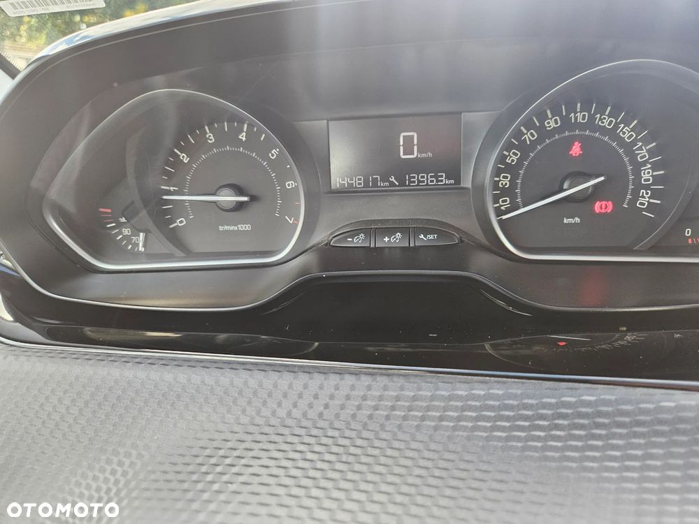 Peugeot 2008 1.2 Pure Tech Active - 13