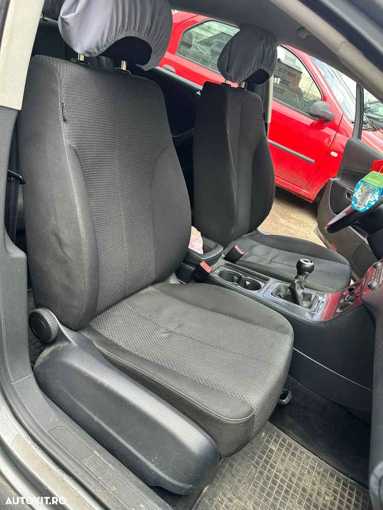 Volkswagen Passat 1.9 TDI Comfortline - 10