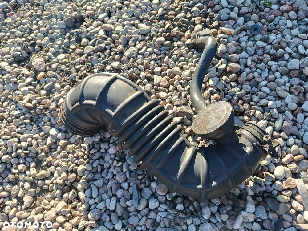 HYUNDAI I30 07-12r PRZEWÓD DOLOT POWIETRZA 28138-2H200 - 1