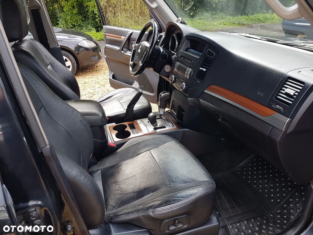 Mitsubishi Pajero 3.2 DI-D Automatik Intense - 14
