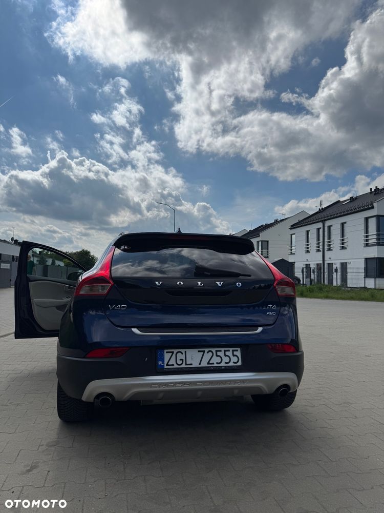 Volvo V40 Cross Country T4 Drive-E Ocean Race - 14
